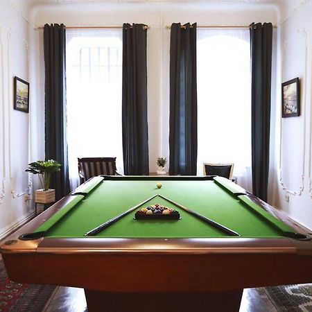 ריגה Unique Spacious Classic 3 Bedroom Midtown Apartment ! Billiard Room ! מראה חיצוני תמונה