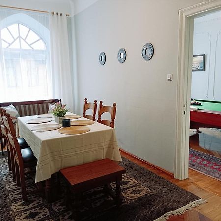 ריגה Unique Spacious Classic 3 Bedroom Midtown Apartment ! Billiard Room ! מראה חיצוני תמונה