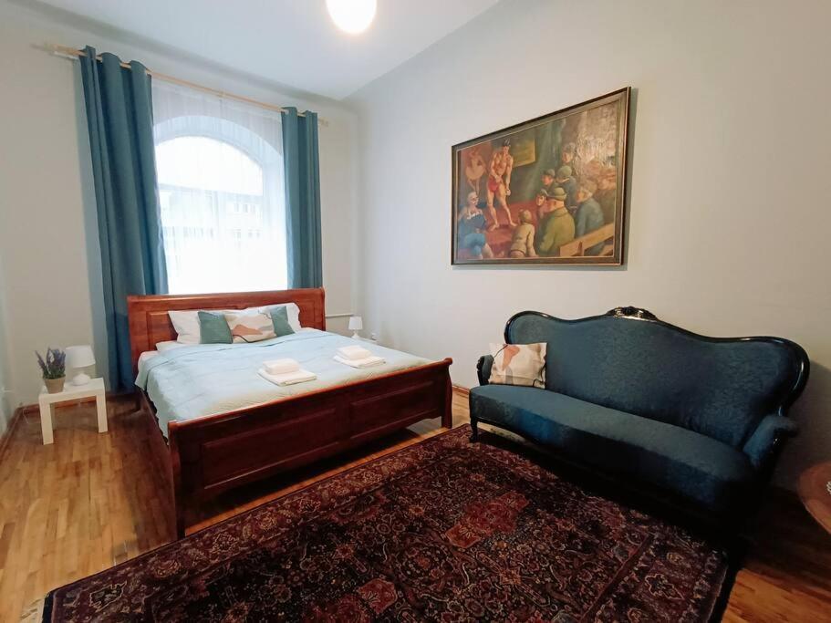 ריגה Unique Spacious Classic 3 Bedroom Midtown Apartment ! Billiard Room ! מראה חיצוני תמונה