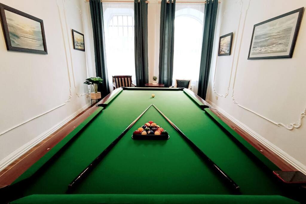 ריגה Unique Spacious Classic 3 Bedroom Midtown Apartment ! Billiard Room ! מראה חיצוני תמונה