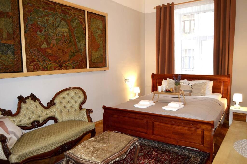 ריגה Unique Spacious Classic 3 Bedroom Midtown Apartment ! Billiard Room ! מראה חיצוני תמונה