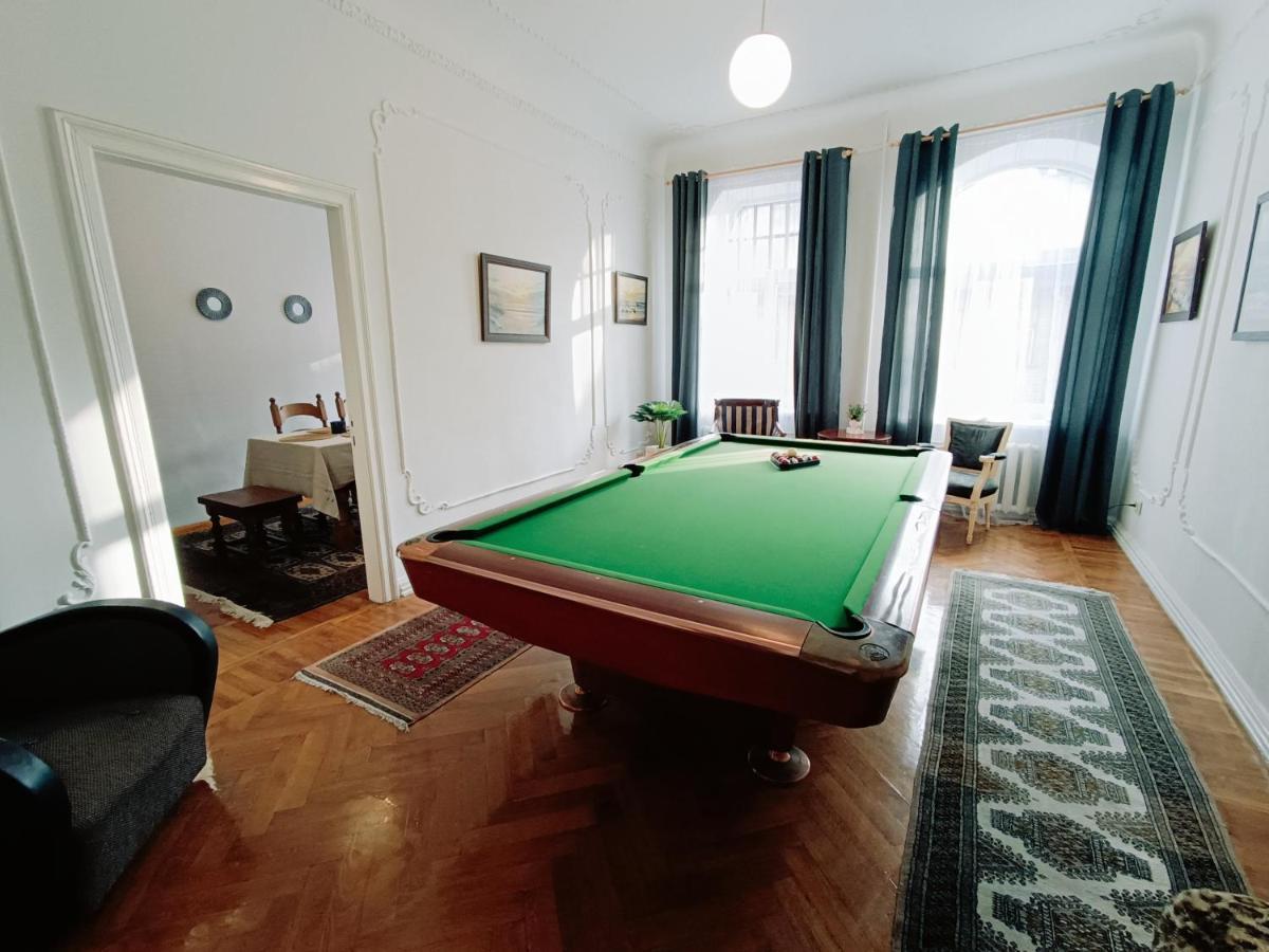 ריגה Unique Spacious Classic 3 Bedroom Midtown Apartment ! Billiard Room ! מראה חיצוני תמונה