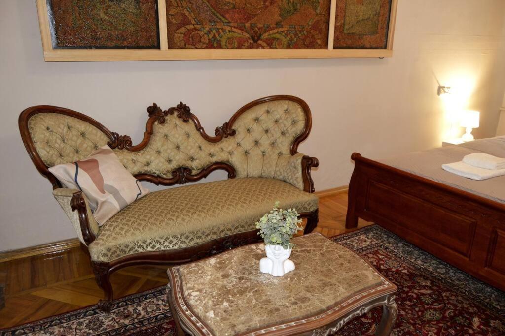 ריגה Unique Spacious Classic 3 Bedroom Midtown Apartment ! Billiard Room ! מראה חיצוני תמונה