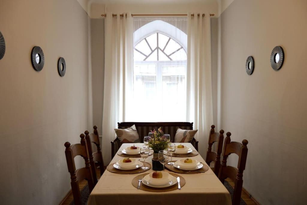 ריגה Unique Spacious Classic 3 Bedroom Midtown Apartment ! Billiard Room ! מראה חיצוני תמונה
