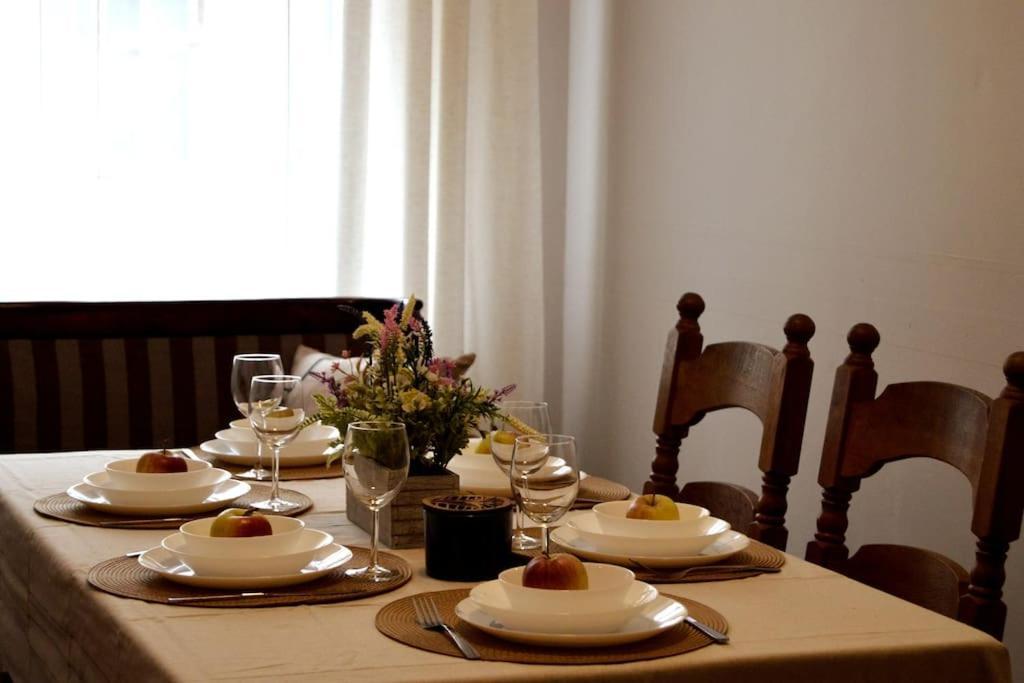 ריגה Unique Spacious Classic 3 Bedroom Midtown Apartment ! Billiard Room ! מראה חיצוני תמונה