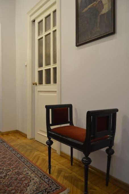 ריגה Unique Spacious Classic 3 Bedroom Midtown Apartment ! Billiard Room ! מראה חיצוני תמונה
