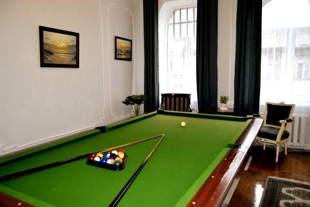 ריגה Unique Spacious Classic 3 Bedroom Midtown Apartment ! Billiard Room ! מראה חיצוני תמונה