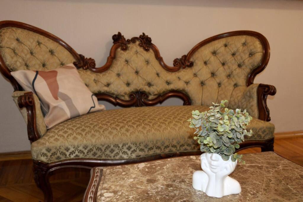 ריגה Unique Spacious Classic 3 Bedroom Midtown Apartment ! Billiard Room ! מראה חיצוני תמונה
