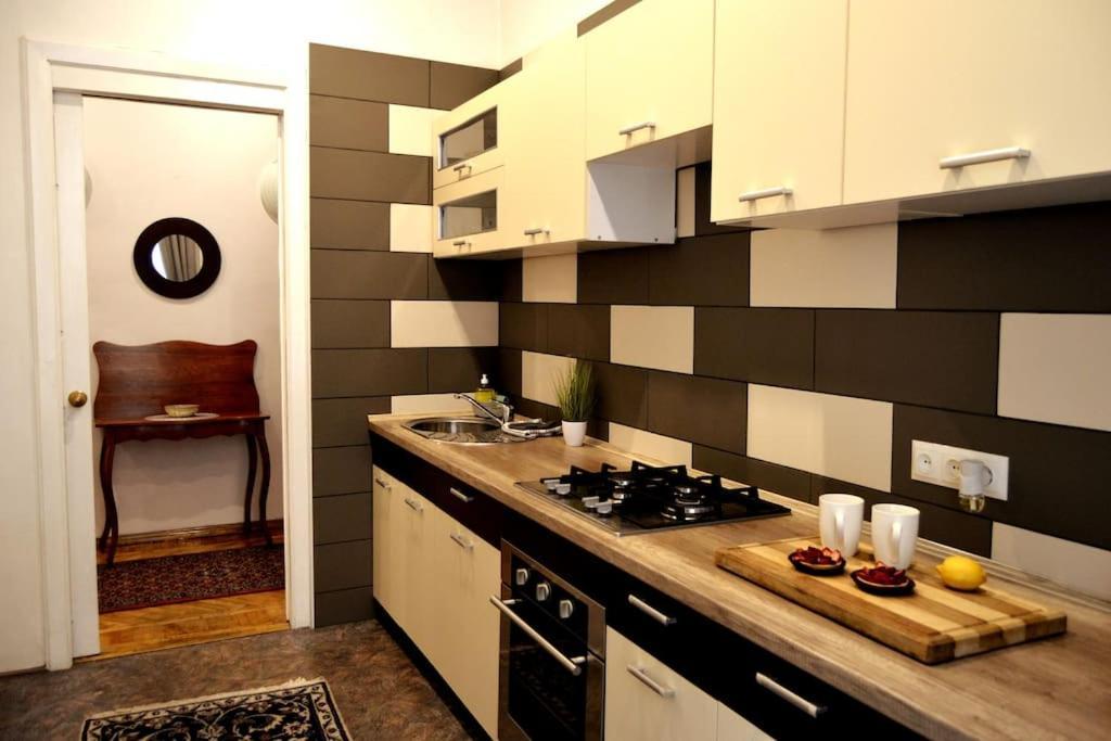 ריגה Unique Spacious Classic 3 Bedroom Midtown Apartment ! Billiard Room ! מראה חיצוני תמונה