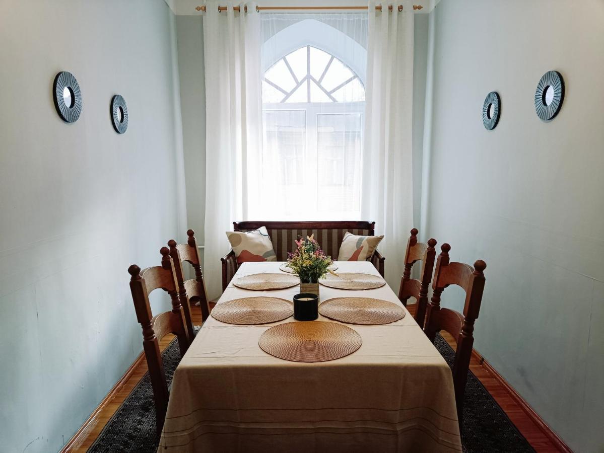 ריגה Unique Spacious Classic 3 Bedroom Midtown Apartment ! Billiard Room ! מראה חיצוני תמונה