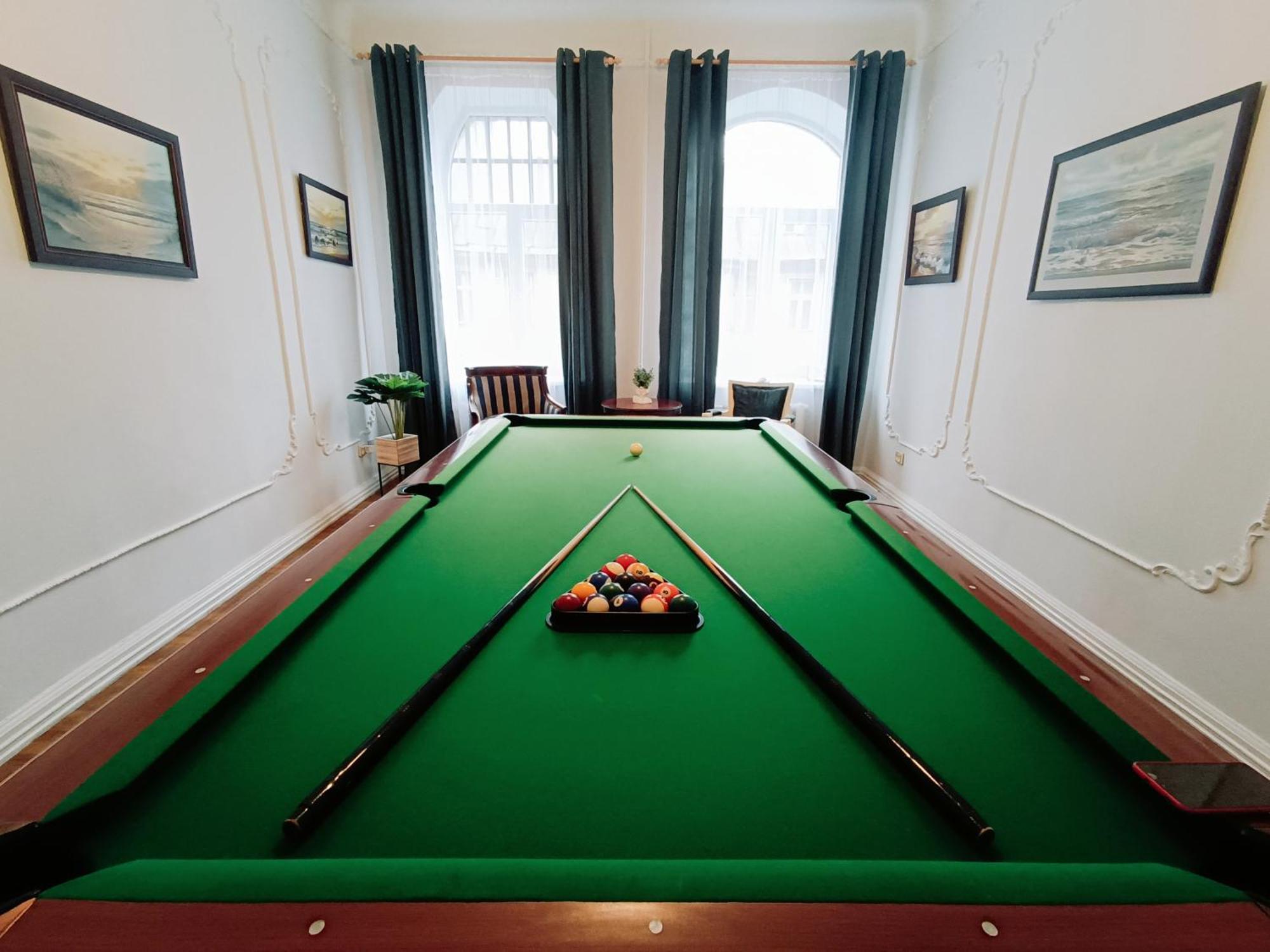 ריגה Unique Spacious Classic 3 Bedroom Midtown Apartment ! Billiard Room ! חדר תמונה